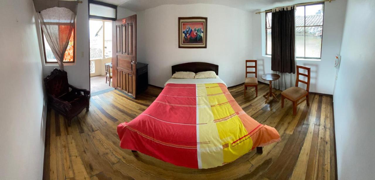 Hostal La Guayunga Rooftop กีโต ภายนอก รูปภาพ