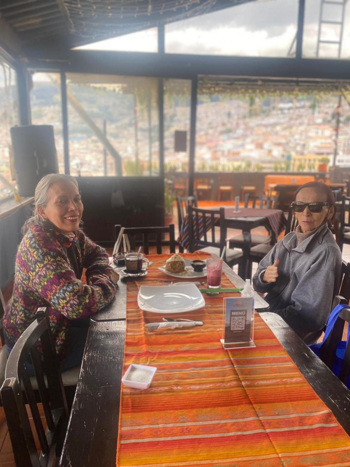 Hostal La Guayunga Rooftop กีโต ภายนอก รูปภาพ